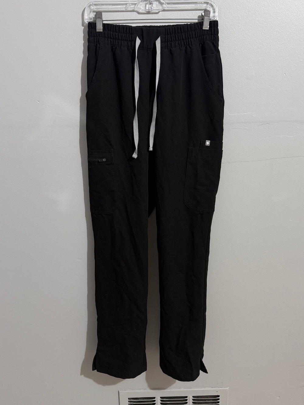 FIGS Dowa High Rise Straight Leg Scrub Pants Womens Medium Tall Black Cargo